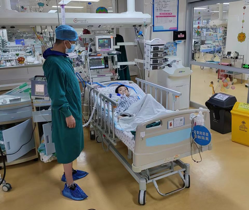 若尔盖县跨省救护车出租公司